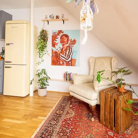 Art Maisonette